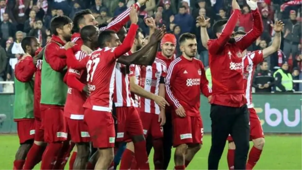 Sivasspor zirveyi sevdi