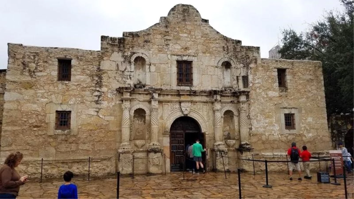 Tarihi Alamo Kalesi\'ndeki restorasyon çalışmalarında 3 insan kalıntısına rastlandı