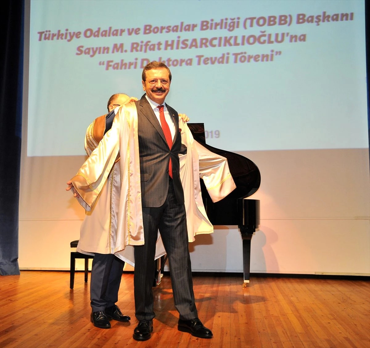 TOBB Başkanı Hisarcıklıoğlu\'na Korkut Ata Üniversitesinden fahri doktora ünvanı verildi