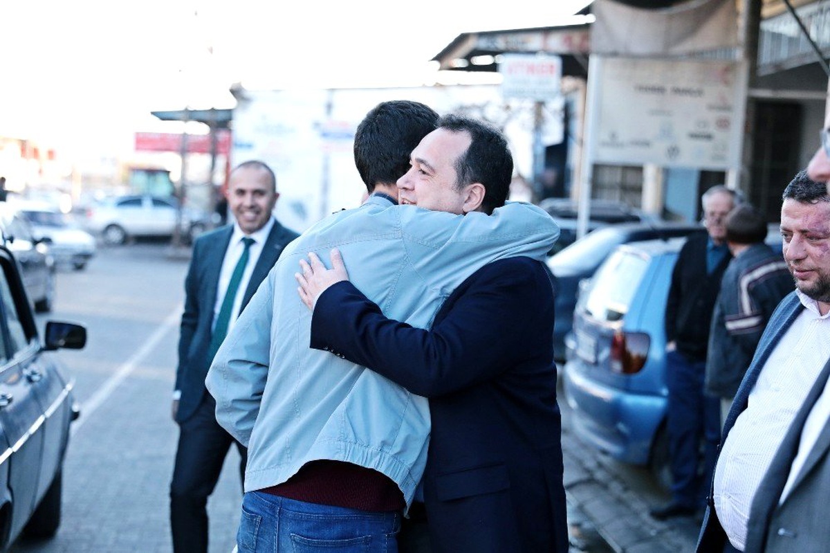 Başkan Besim Dutlulu, esnafın sorunlarını dinledi