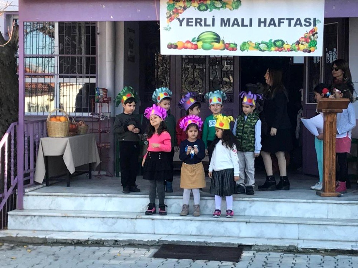 Burhaniye\'de Yerli Malı Haftası coşkusu