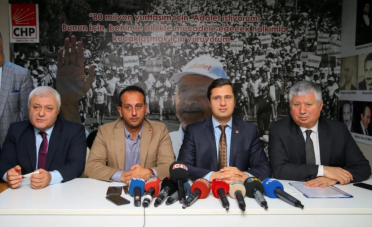 CHP\'den FETÖ suçlamasıyla tutuklanan Urla Belediye Başkanı Oğuz\'a destek