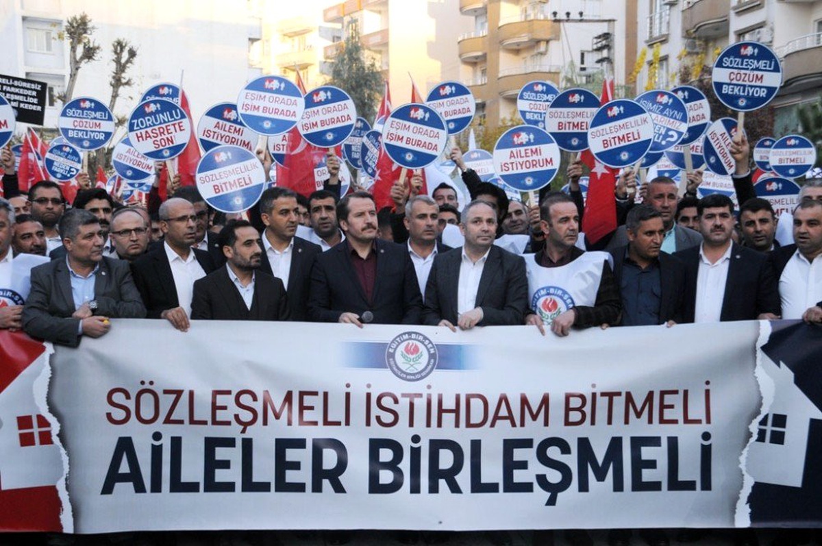 Cizre\'de \'Sözleşmeli istihdam bitmeli, aileler birleşmeli\' eylemi