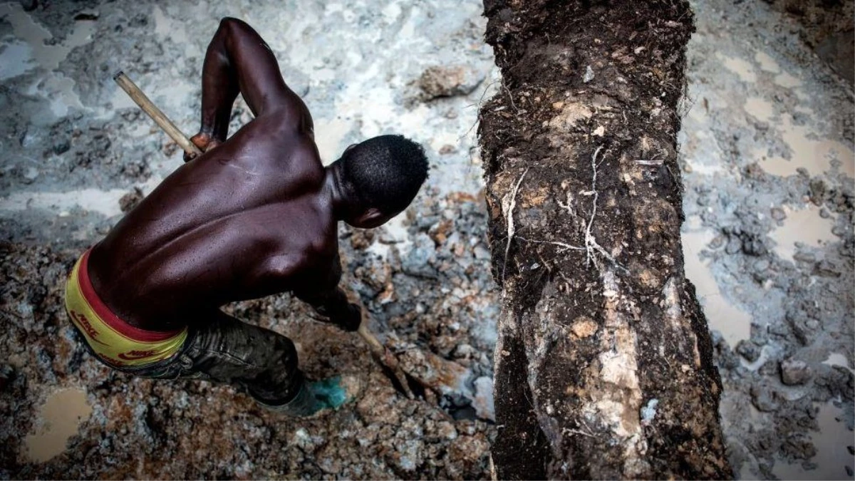 Demokratik Kongo\'daki madenci ölümleri nedeniyle teknoloji devlerine dava