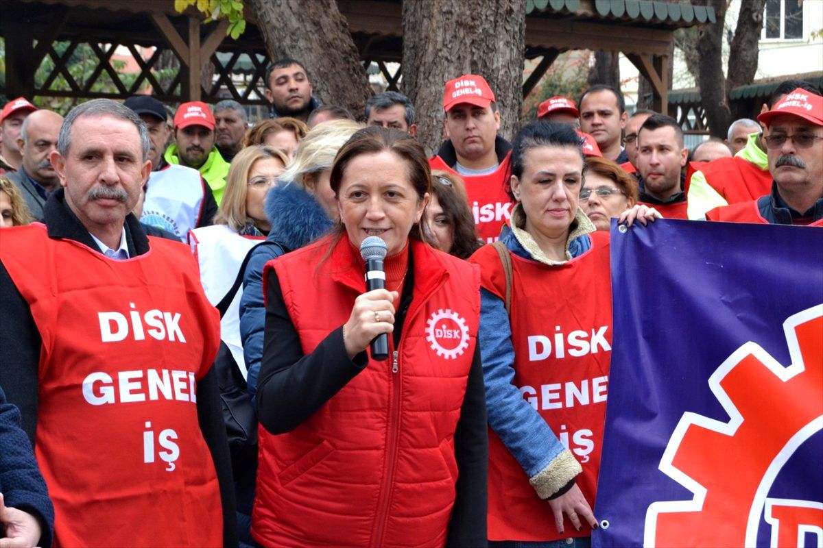 DİSK\'in asgari ücret talebi net 3 bin 200 lira