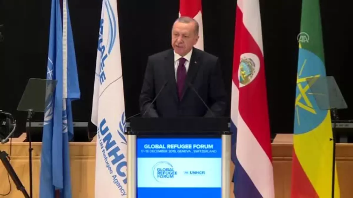 Erdoğan: "Birkaç münferit hadise dışında mültecileri ötekileştirecek, dışlayacak, onları...