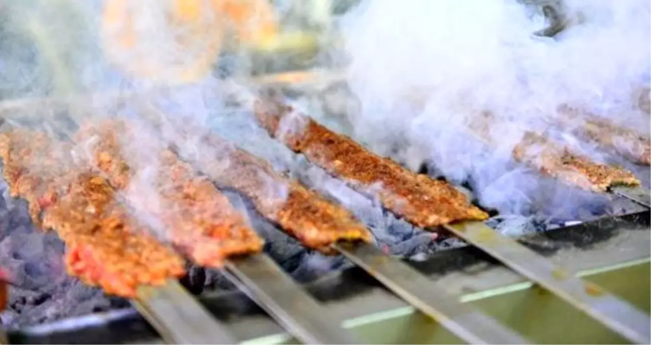 Hileli gıda iddiası Adana kebabına sıçradı, toz biber yerine talaş konulduğu iddia edildi