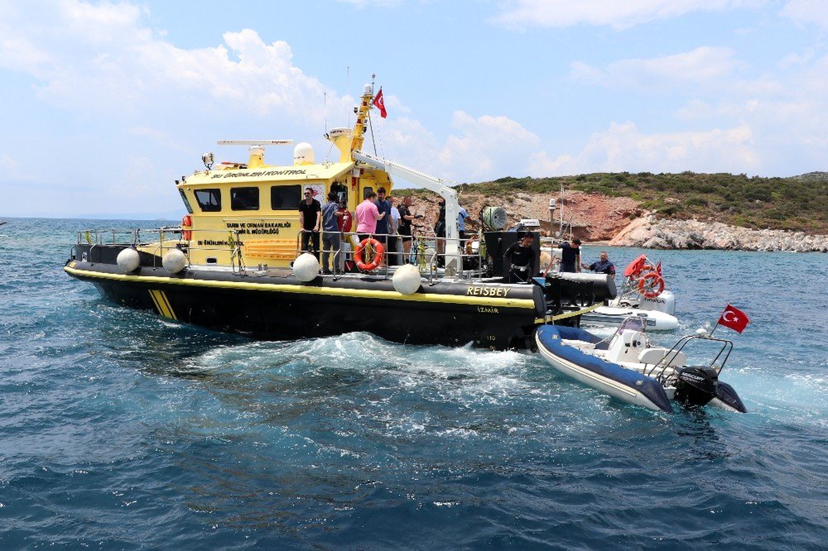 İzmir\'de kaçak avcıların korkulu rüyası: \'Reisbey\'