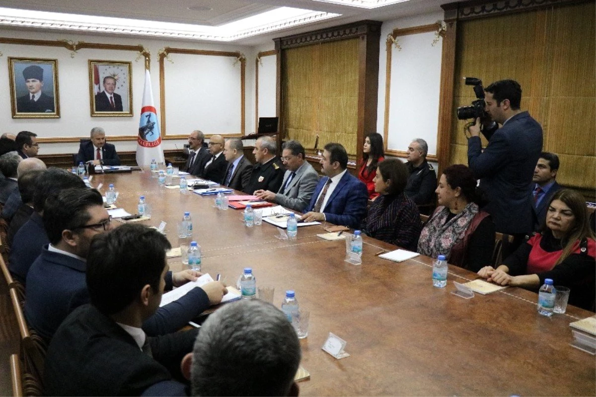 Kırşehir\'de STK temsilcileri ve kamu kurumu yöneticileri Vali Akın başkanlığında toplandı