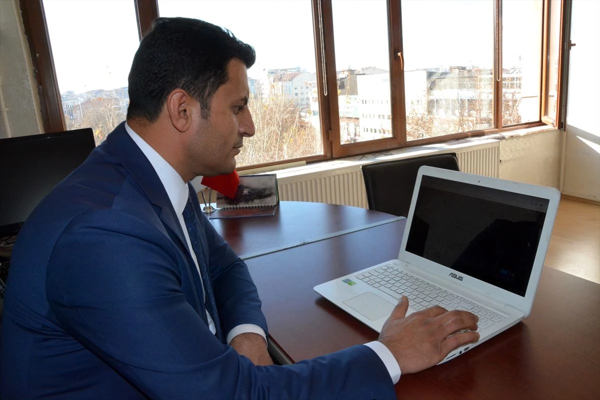 Malatya Vakıflar Bölge Müdürü Kenan Doğan, AA\'nın "Yılın Fotoğrafları" oylamasına katıldı