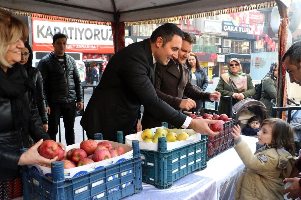 Manisalılar Yerli Malı Haftasını kutladı
