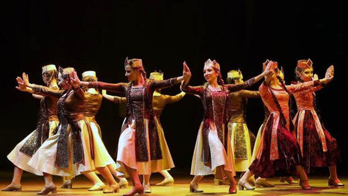 Maral Müzik ve Dans Topluluğu 40. yılını kutladı