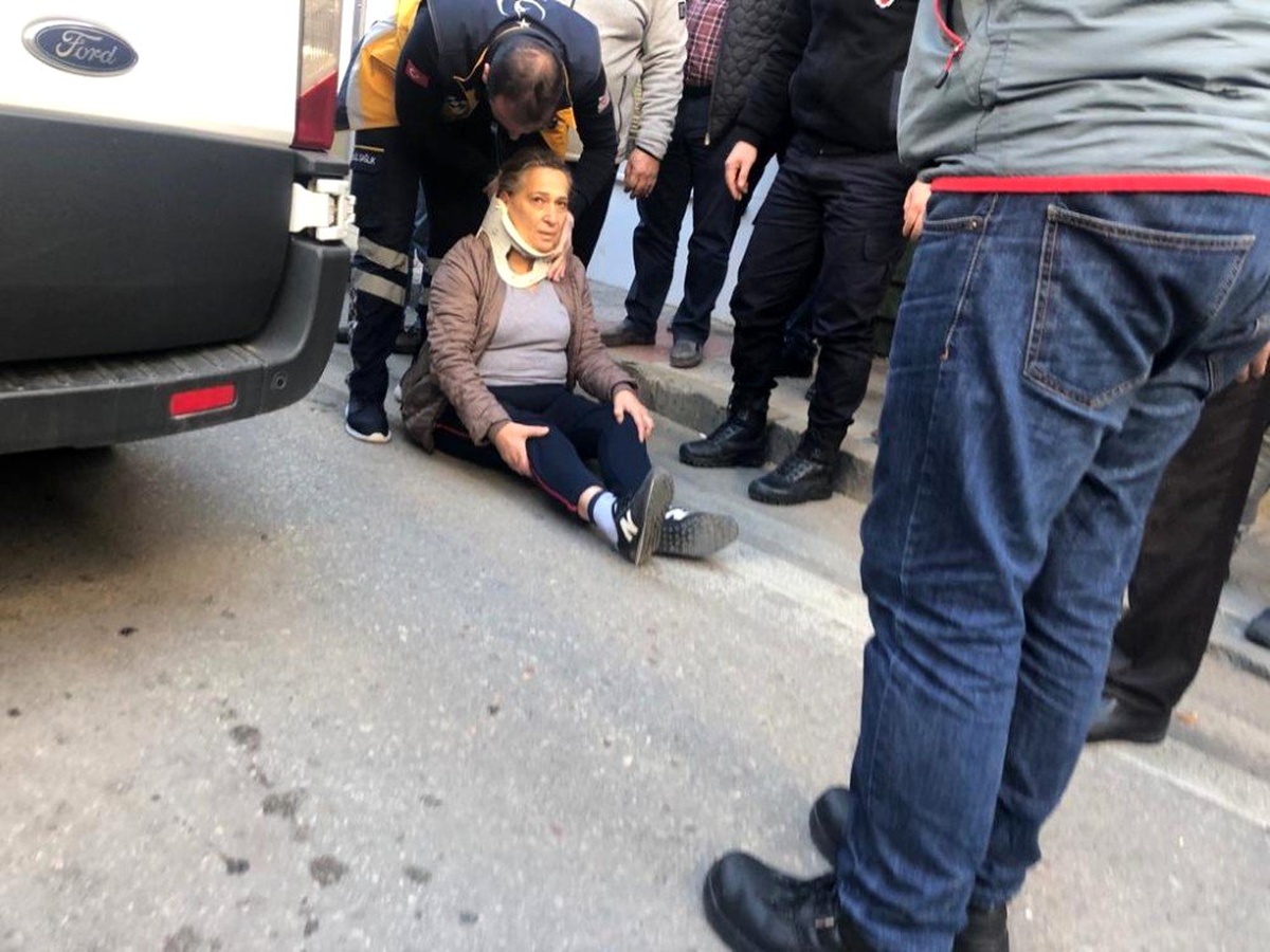 Sinop\'ta otomobilin yayaya çarpma anı kamerada