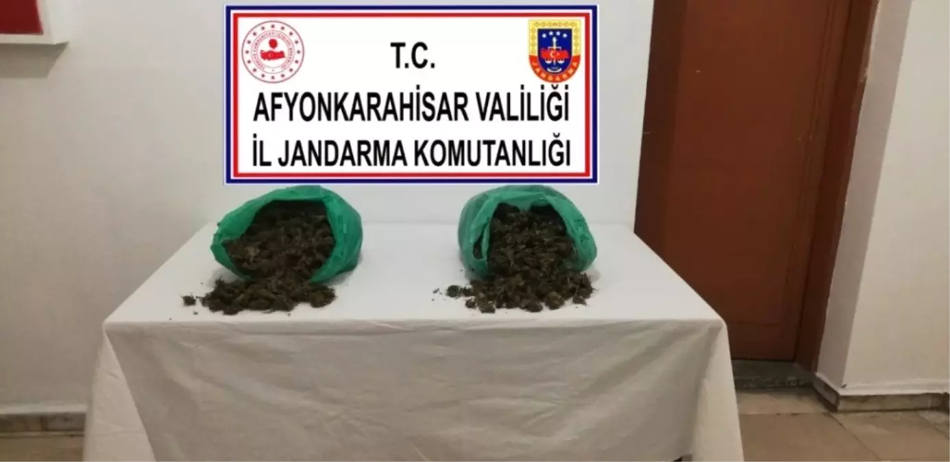 Şüphe üzerine arama yapılan araçtan 3 kilo esrar çıktı