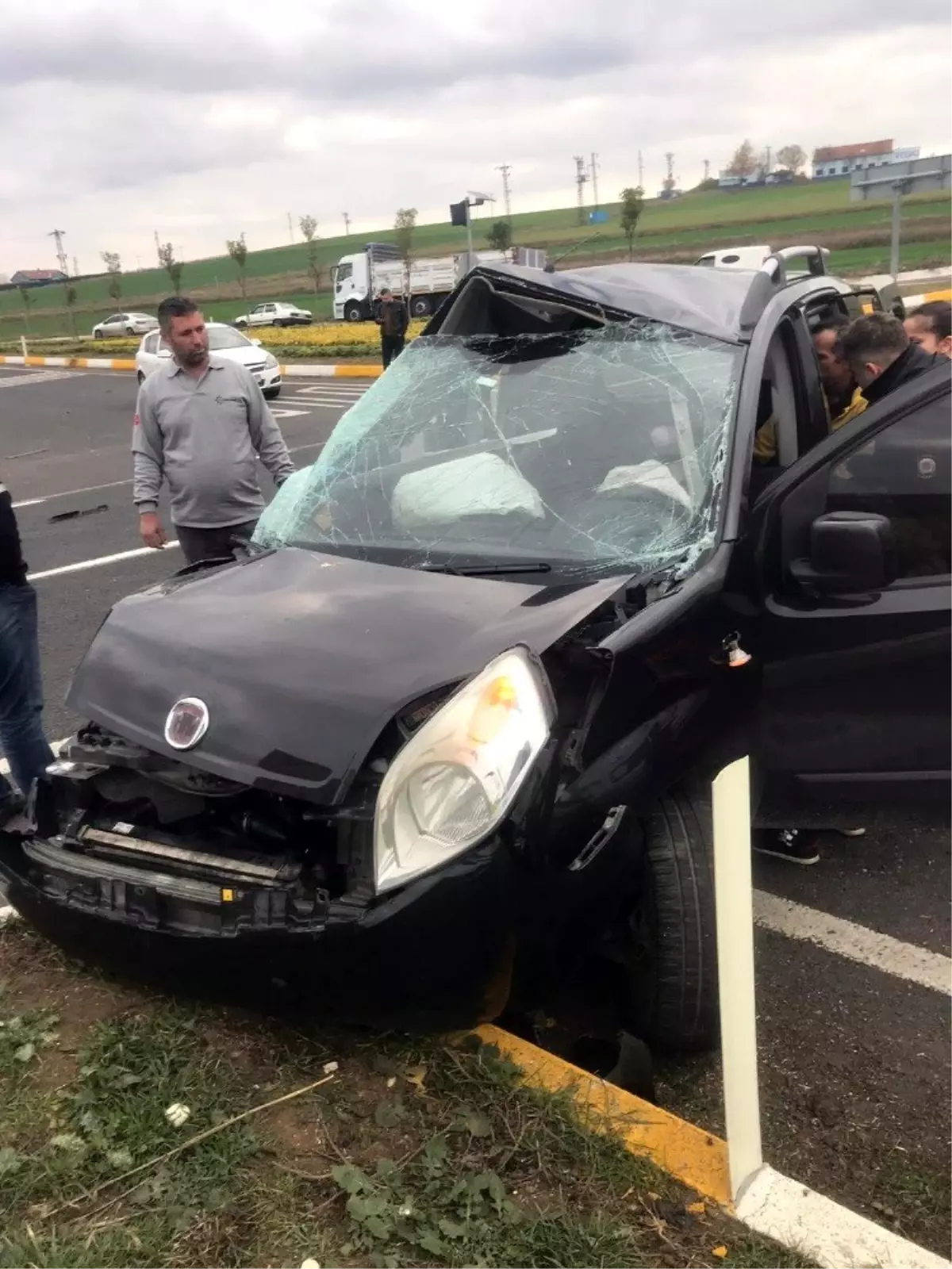 Tekirdağ\'da tır ile ticari araç çarpıştı: 1 yaralı