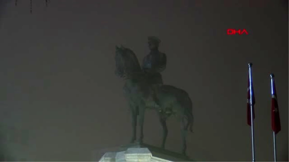 Yoğun sis, başkent\'te etkili oldu sürücüler zor anlar yaşadı