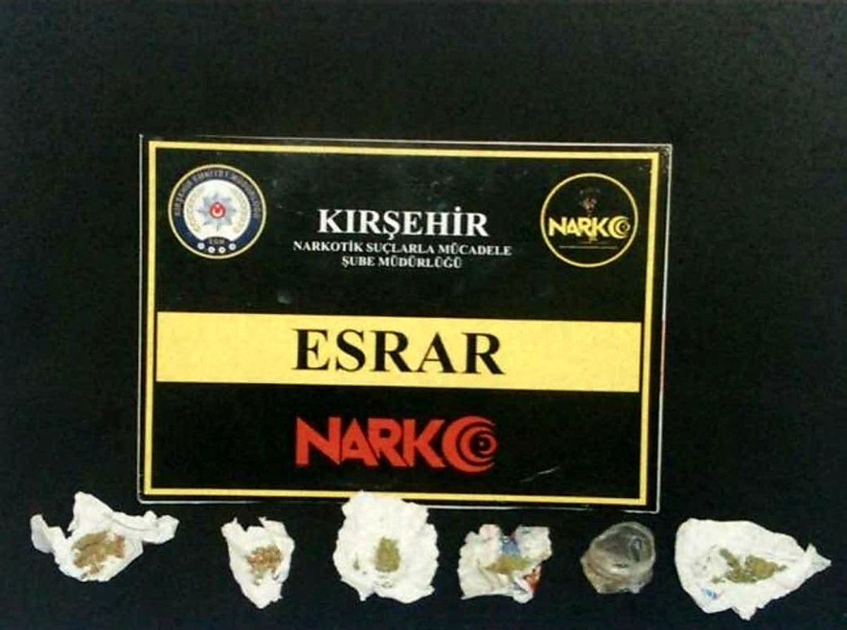 Zehir taciri bir kişi gözaltına alındı