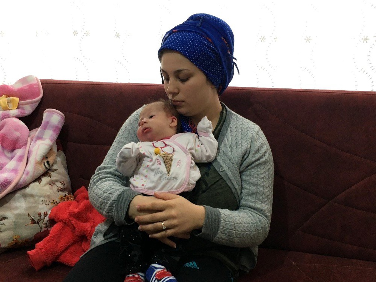40 günlük bebek tedavi için destek bekliyor