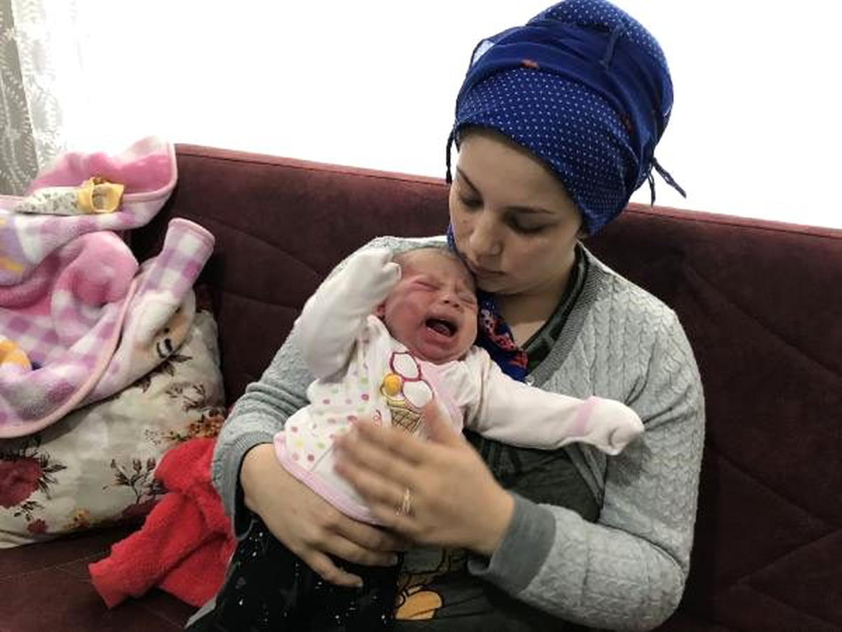 40 günlük bebeklerinin tedavisi için yardım istiyorlar
