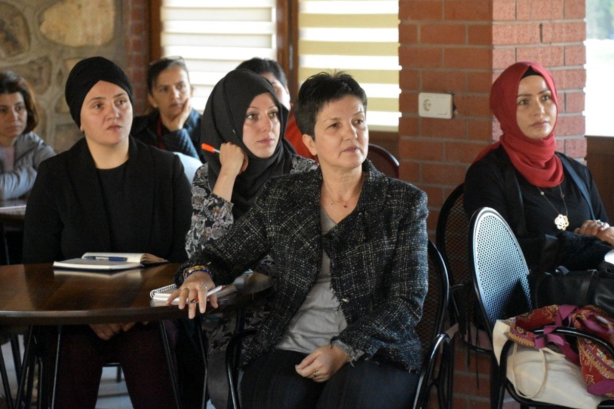 Aliağalı kadın çiftçilere akademik destek