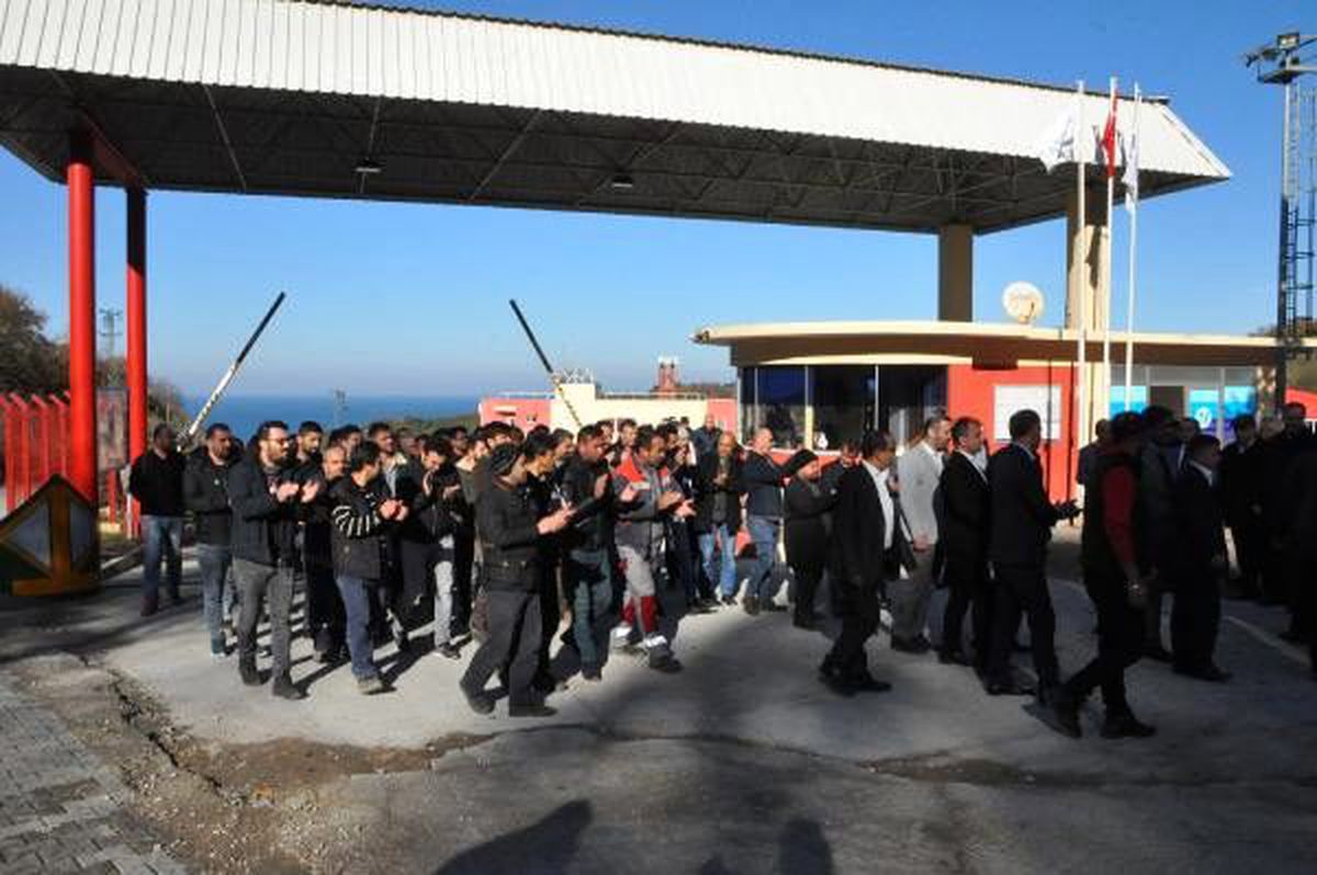 Amasra\'da maden işçilerinin maaş eylemi sürüyor