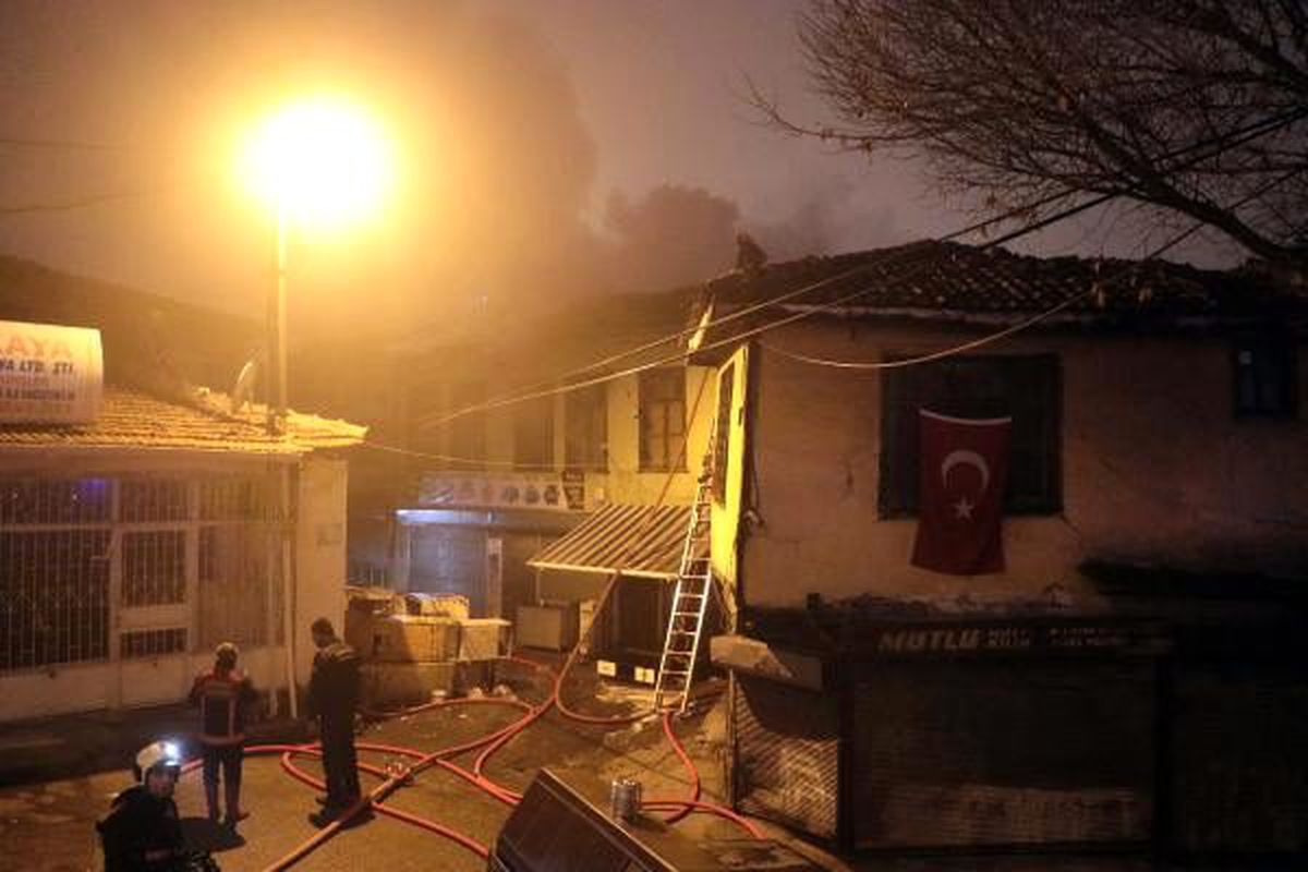 Ankara\'da lokantanın deposunda yangın
