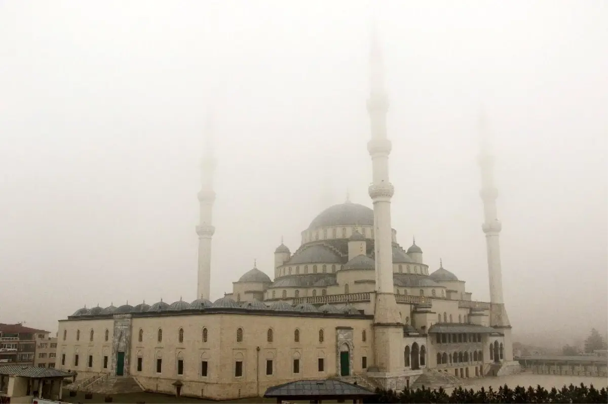 Ankara güne sisle uyandı