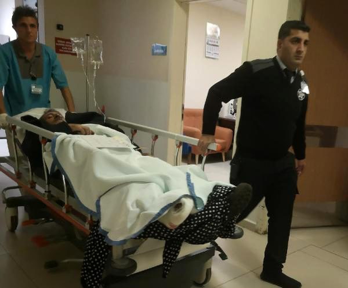 Ayağına metal parçası düşen işçinin parmağı koptu