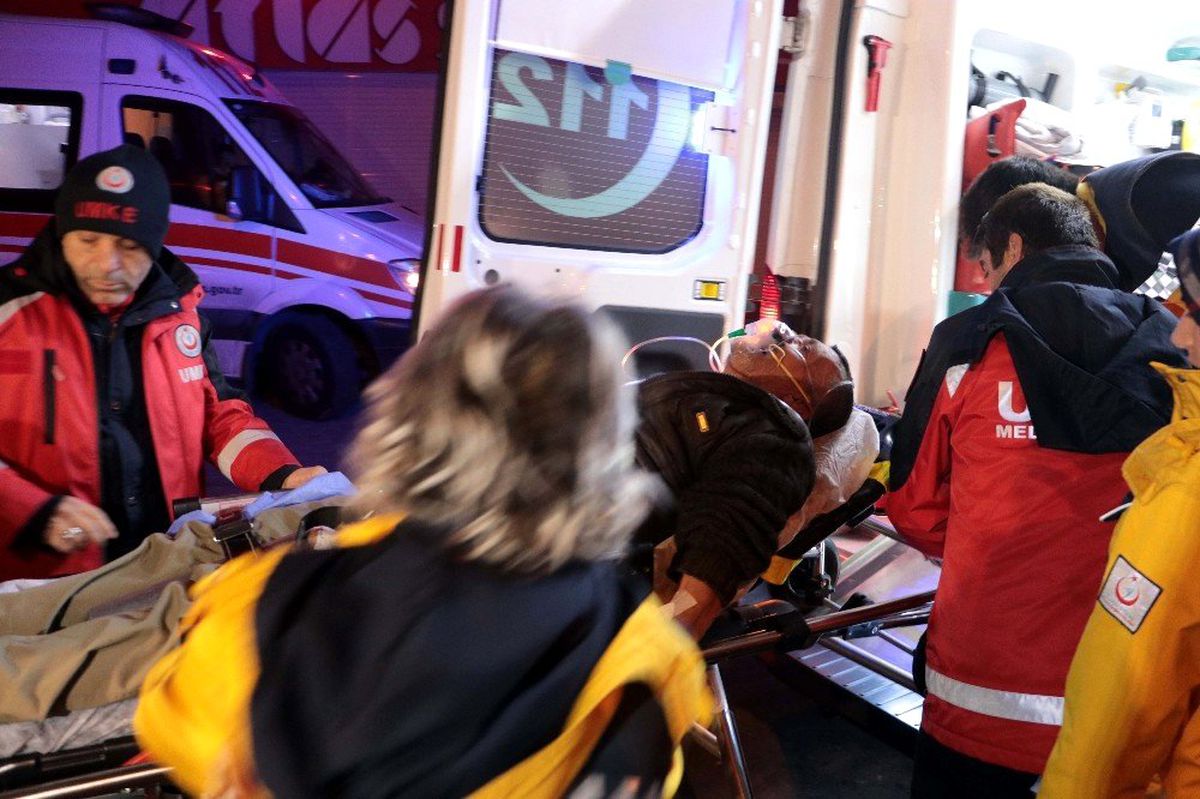 Başkent\'te mobilya atölyesinde yangın: 1 ağır yaralı