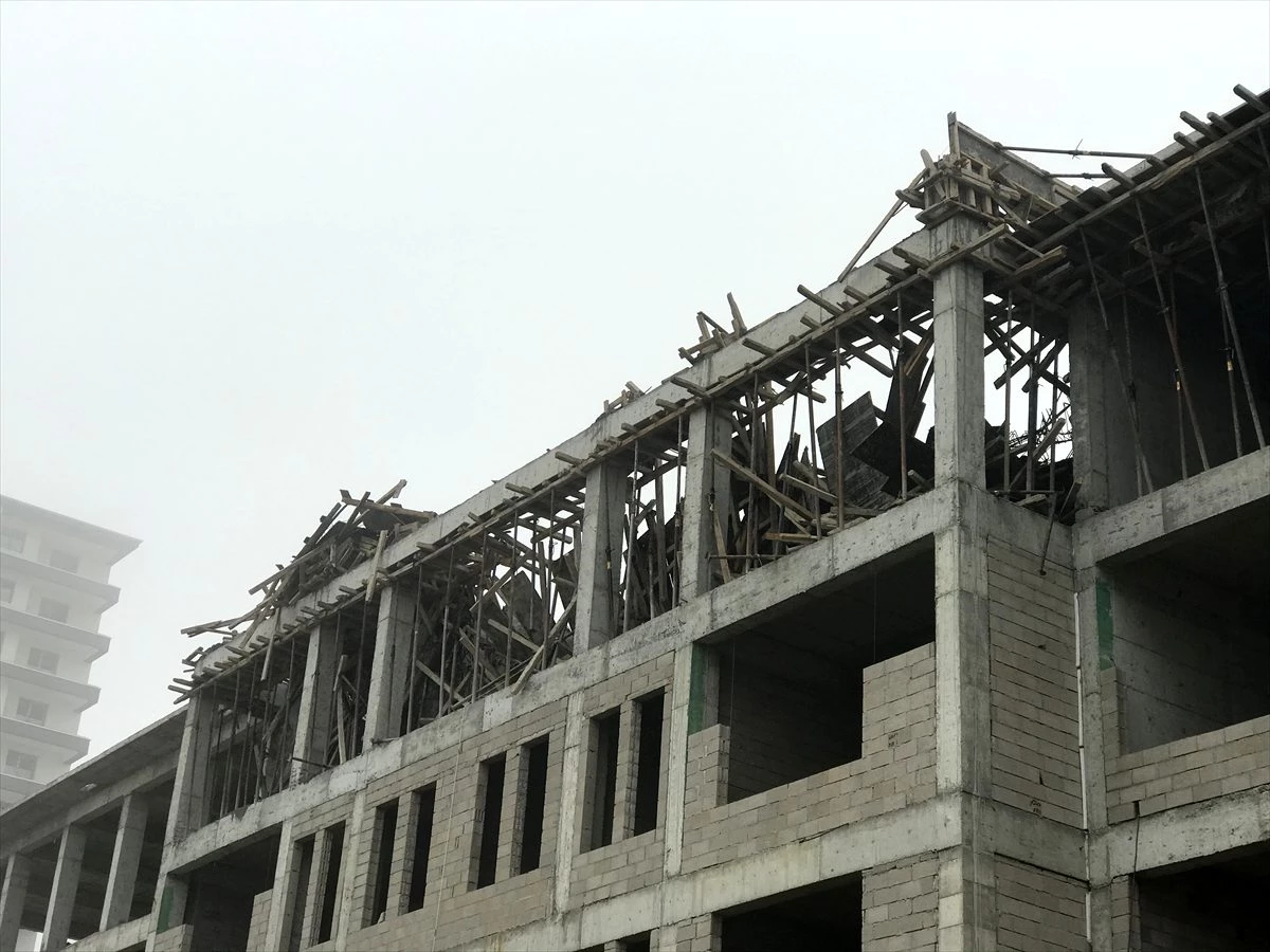 Başkentte okul inşaatında iskele çöktü: 1 ölü, 1 yaralı