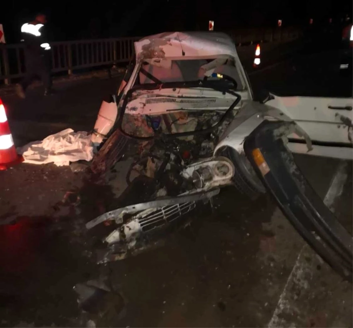 Boyabat\'ta trafik kazası: 1 ölü, 1 yaralı