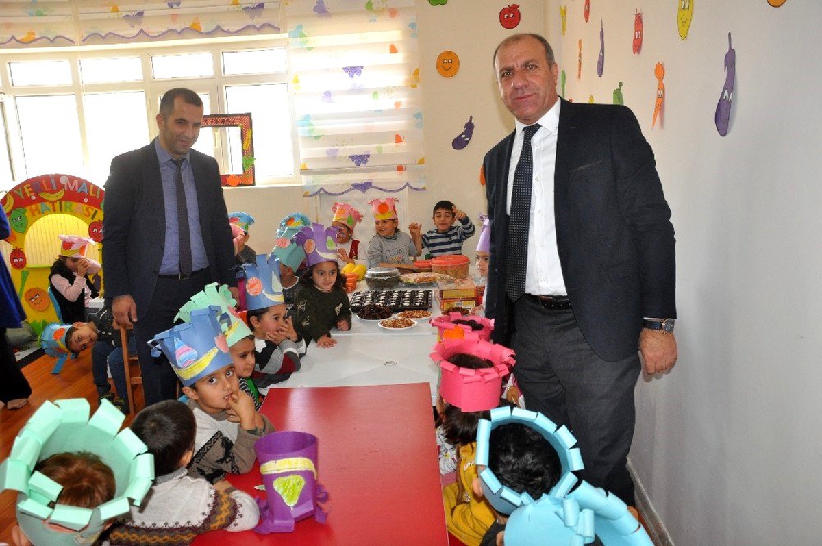 Bulanık\'ta \'Tutum, Yatırım ve Türk Malları Haftası\' etkinliği