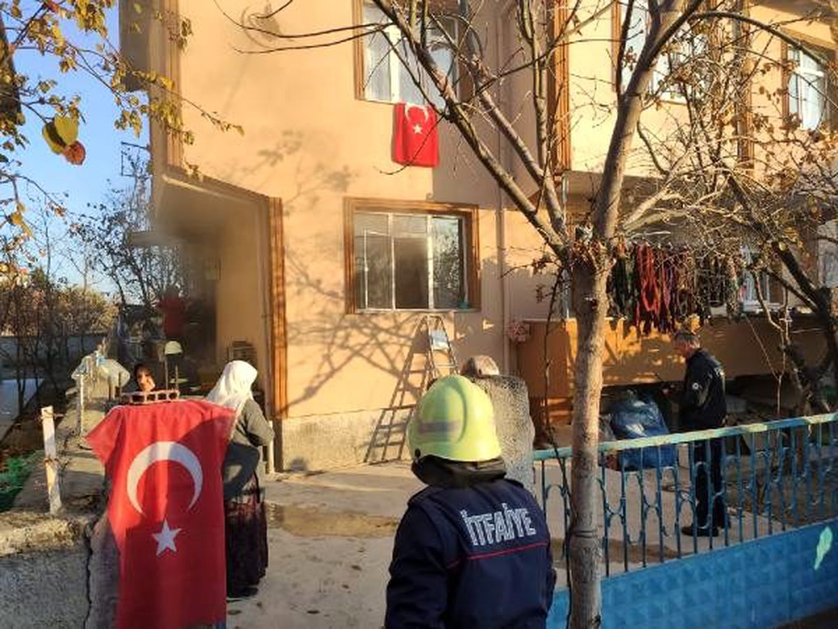 Bulaşık makinesi alev aldı, İlçe Tarım Müdürlüğü görevlileri söndürdü