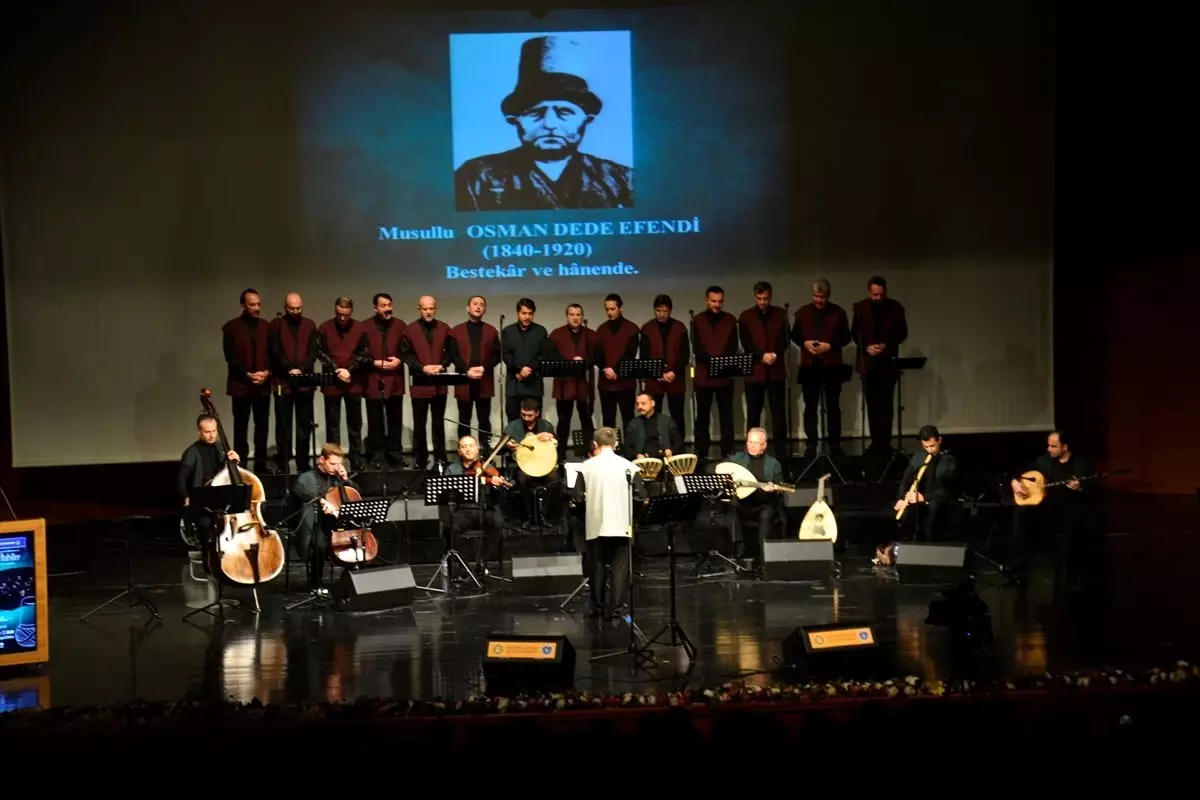 Bursa\'da "Mevlevi İlahiler" konserinde Halil Necipoğlu sahne aldı