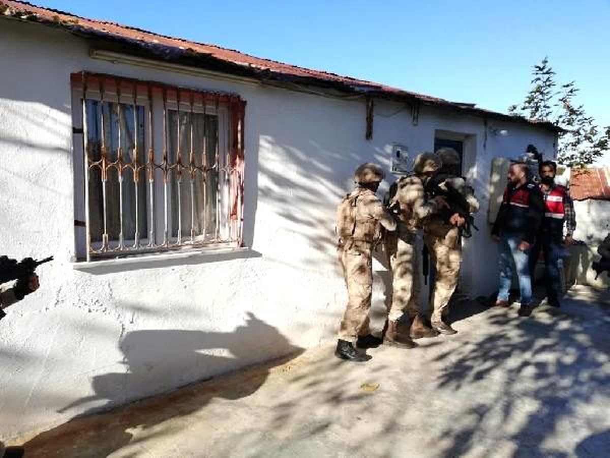 DEAŞ\'ın emir ve savaşçısı 6 kişi, Osmaniye\'de yakalandı