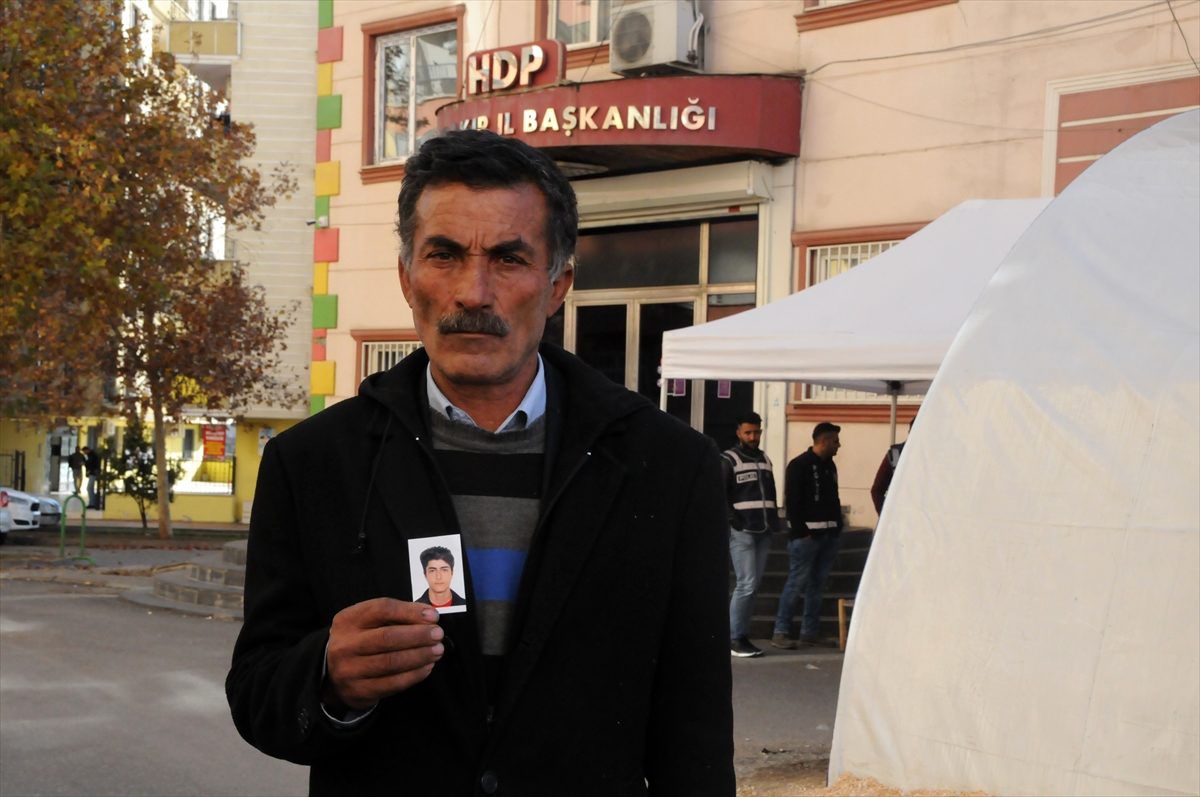 "Diyarbakır anneleri"nin oturma eylemine katılım sürüyor