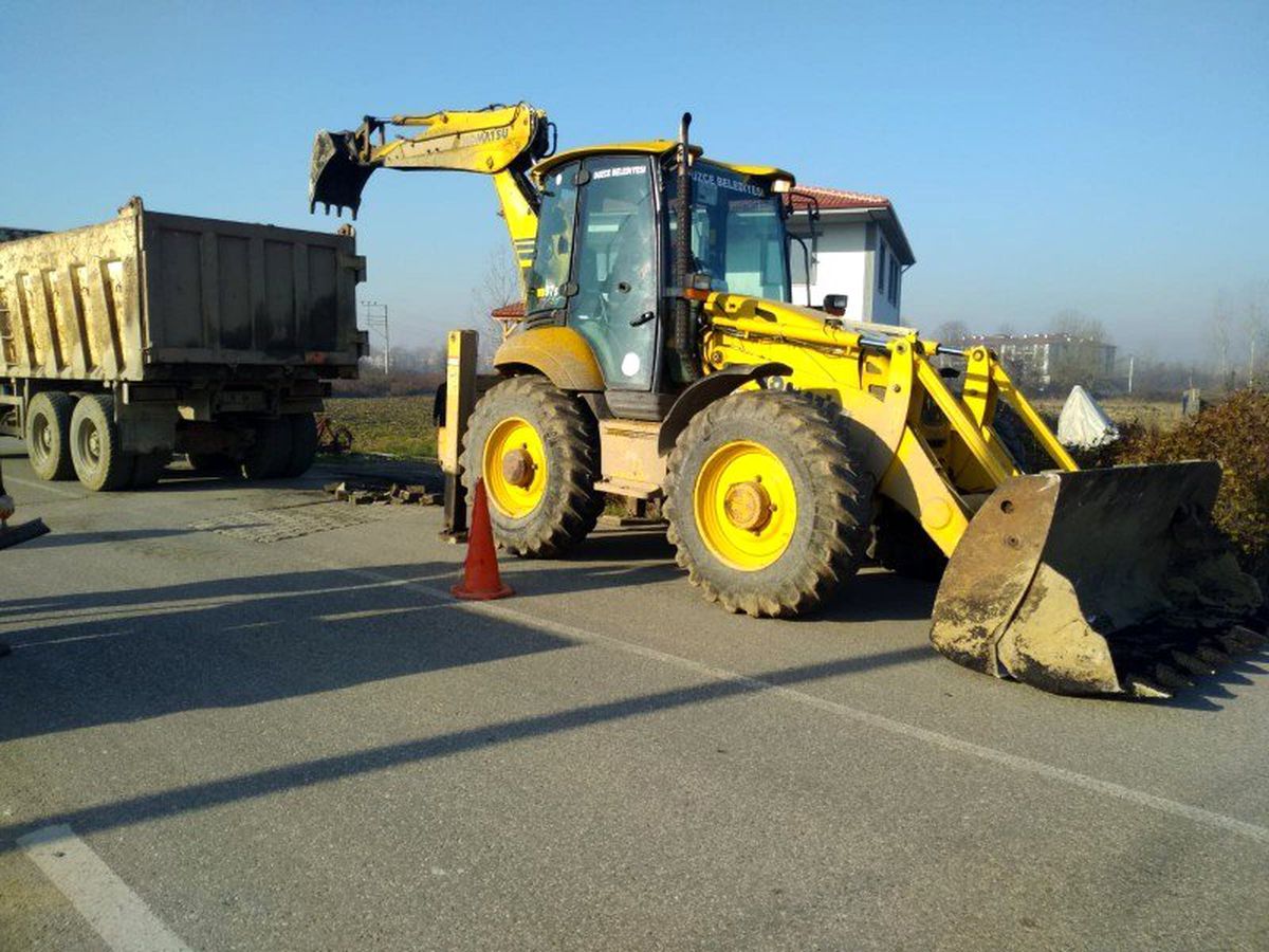 Düzce Belediyesinin yama çalışmaları devam ediyor
