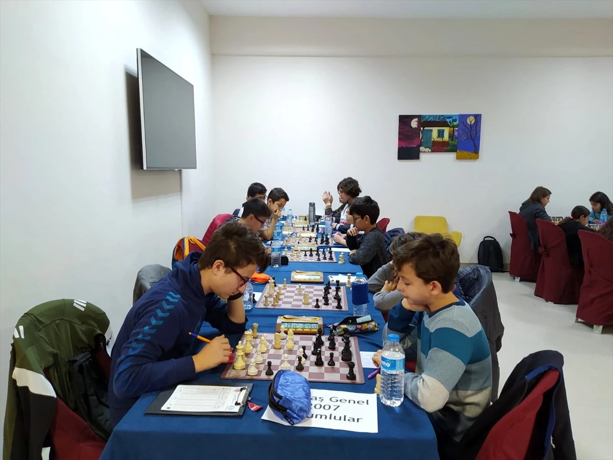 Düzce\'de "Yıldız Satranç Turnuvası" yapıldı