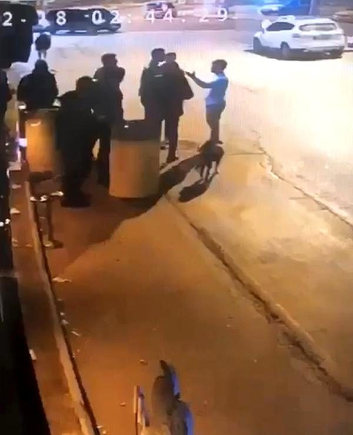 Eğlence mekânı çıkışı silahlı kavga: 1\'i ağır 4 yaralı (2)