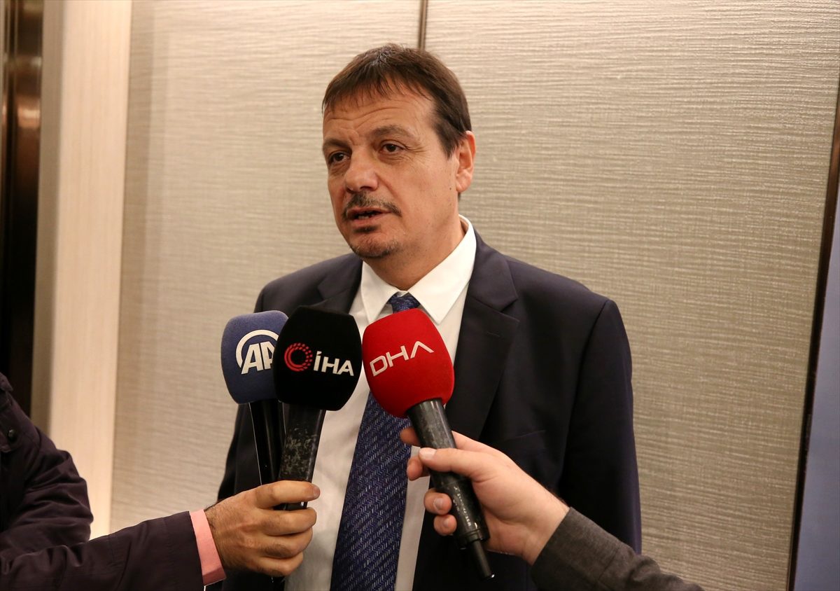 Ergin Ataman, Larkin\'in milli takımda oynamasına destek verdi Açıklaması