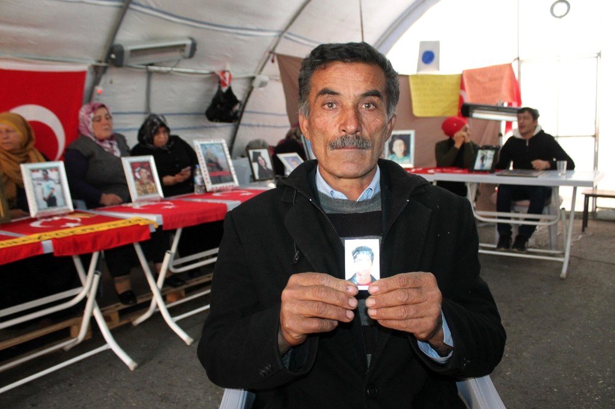 HDP önünde evlat nöbeti tutan ailelerin sayısı 59\'a yükseldi