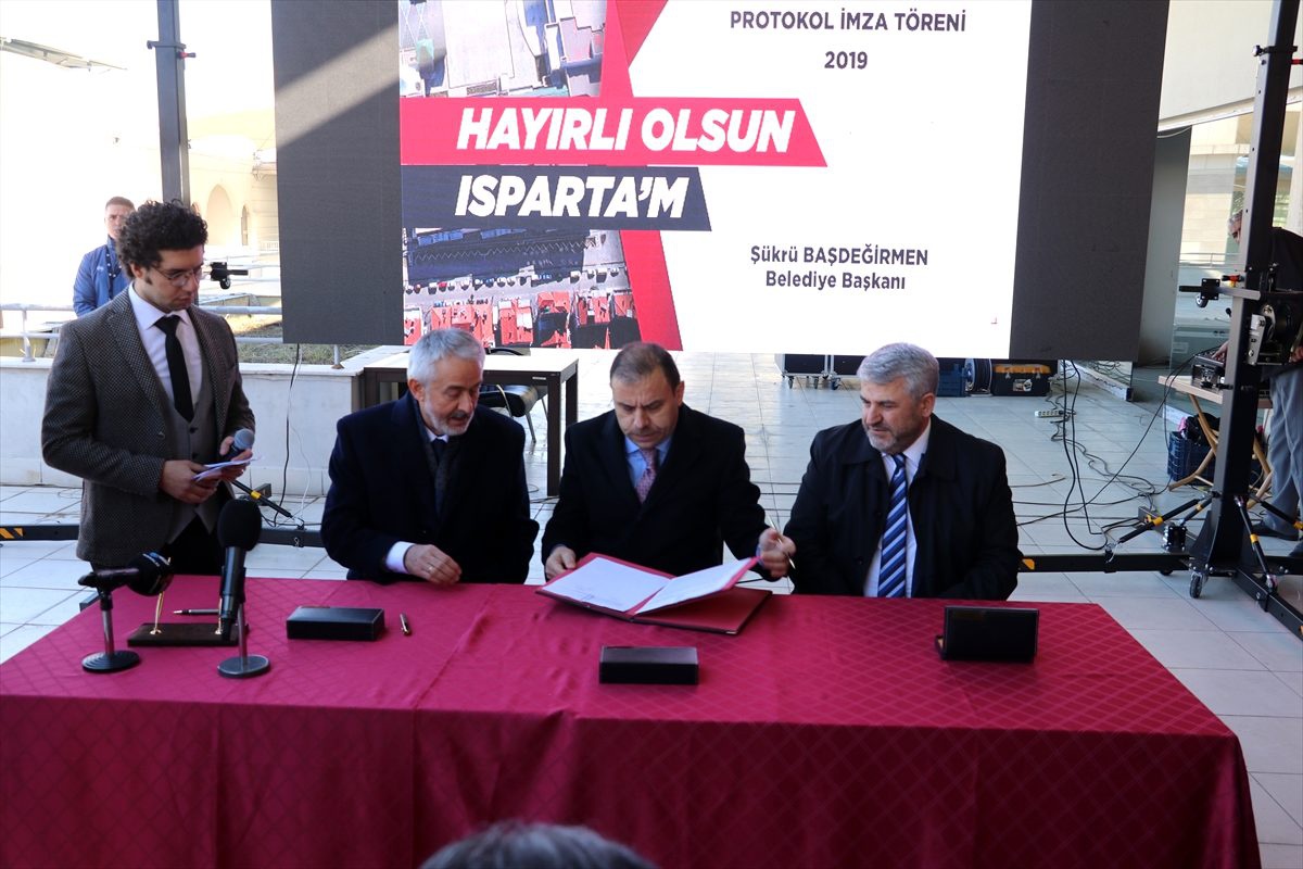 Isparta\'da 22 yıldır bitirilemeyen inşaat için protokol imzalandı