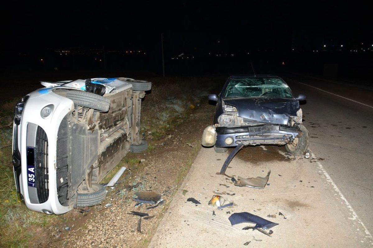 İzmir\'de alkollü sürücü dehşeti: 2\'si polis 3 yaralı