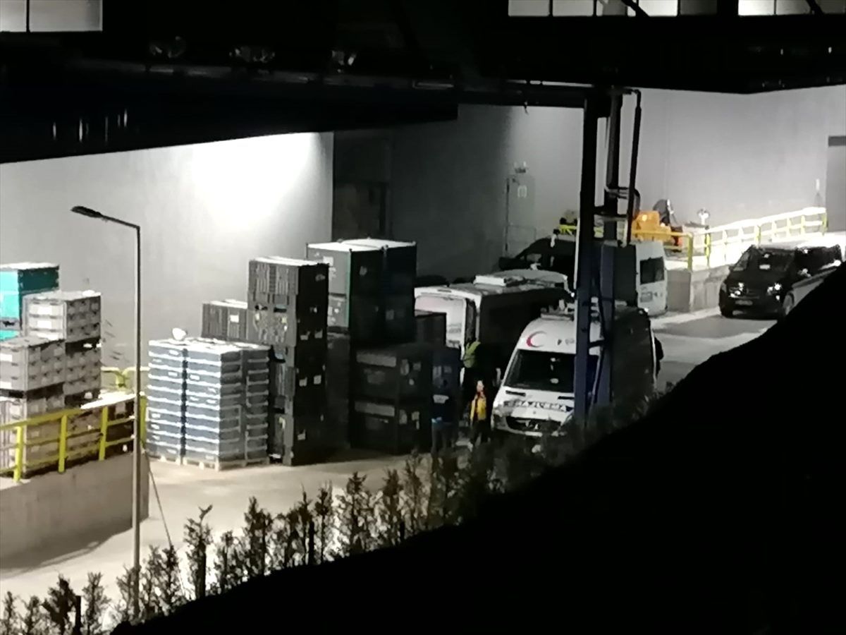 Kocaeli\'de forkliftin altında kalan işçi öldü