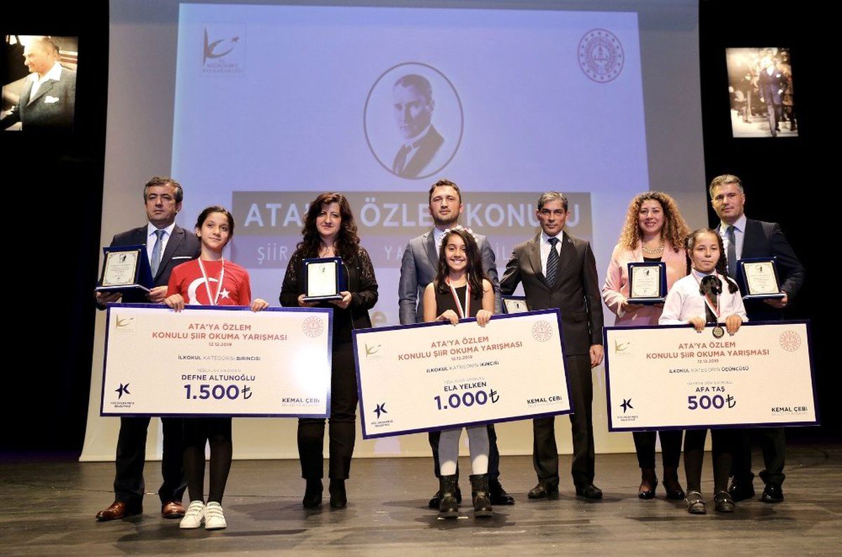 Küçükçekmeceli öğrencilerden \'Ata\'ya Özlem\' şiirleri
