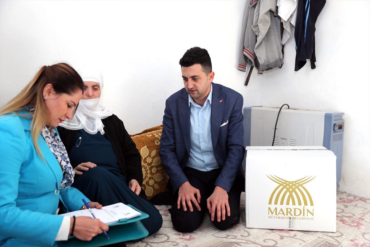 Mardin\'de ihtiyaç sahiplerine gıda yardımı