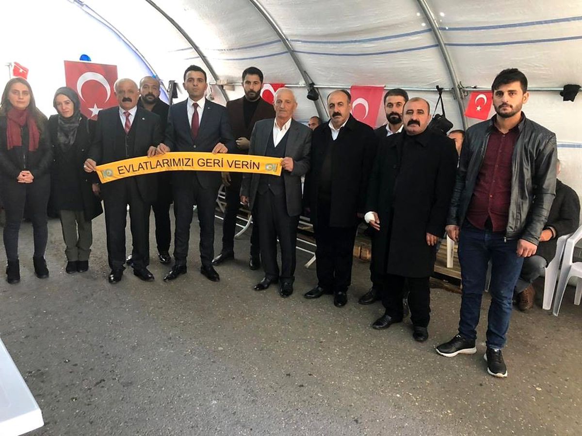 Mardin ve Şırnak\'tan evlat nöbetindeki ailelere destek