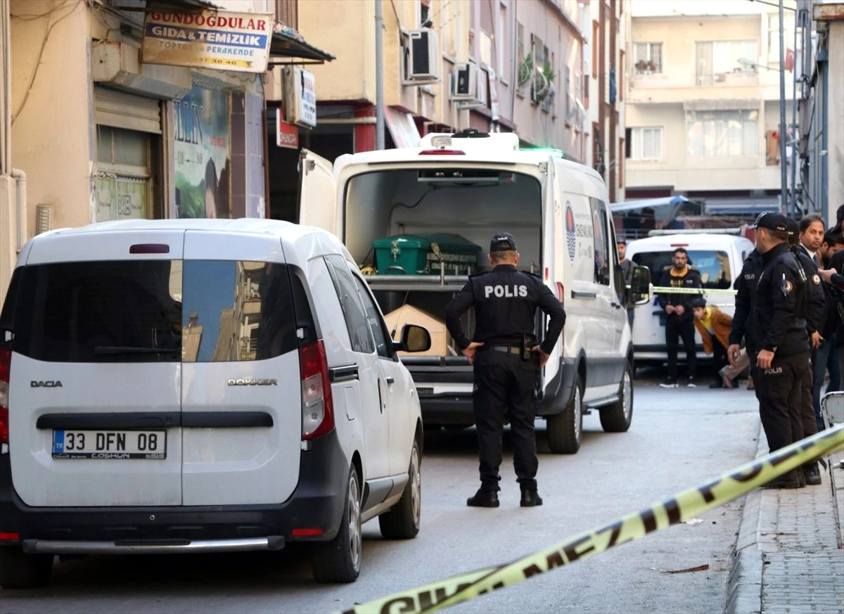 Mersin\'de 39 yaşındaki kadın bıçaklanarak öldürüldü