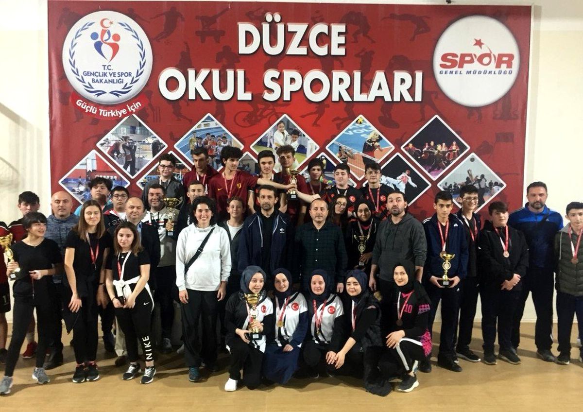 Minik raketçiler yarıştı