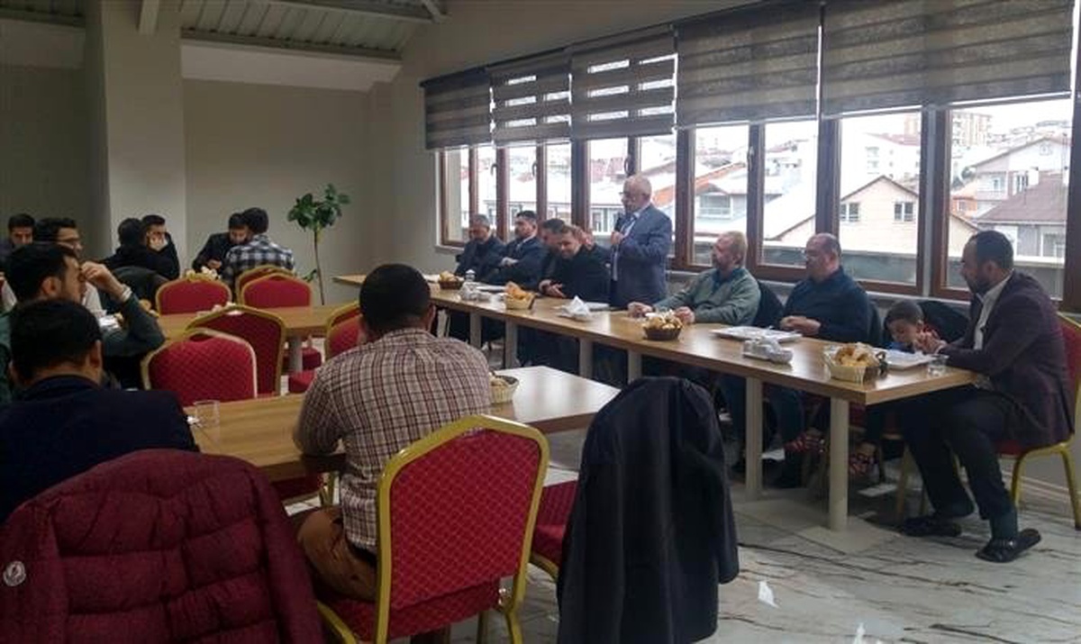 Müftü Akkuş, öğrencilerle bir araya geldi